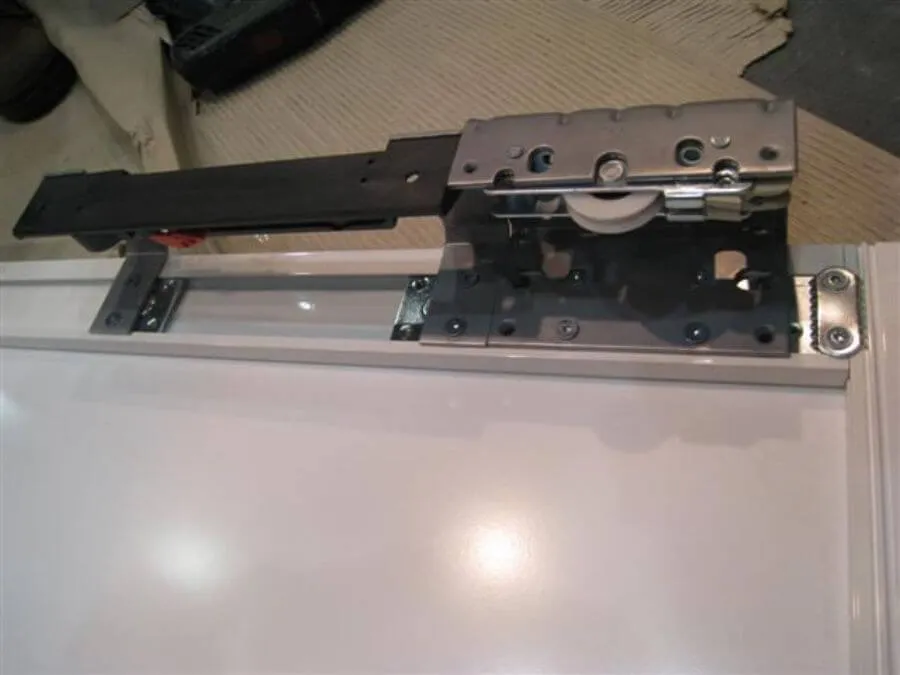 H1 Series Sliding Door — pintu sliding aluminium seri H1, foto 4